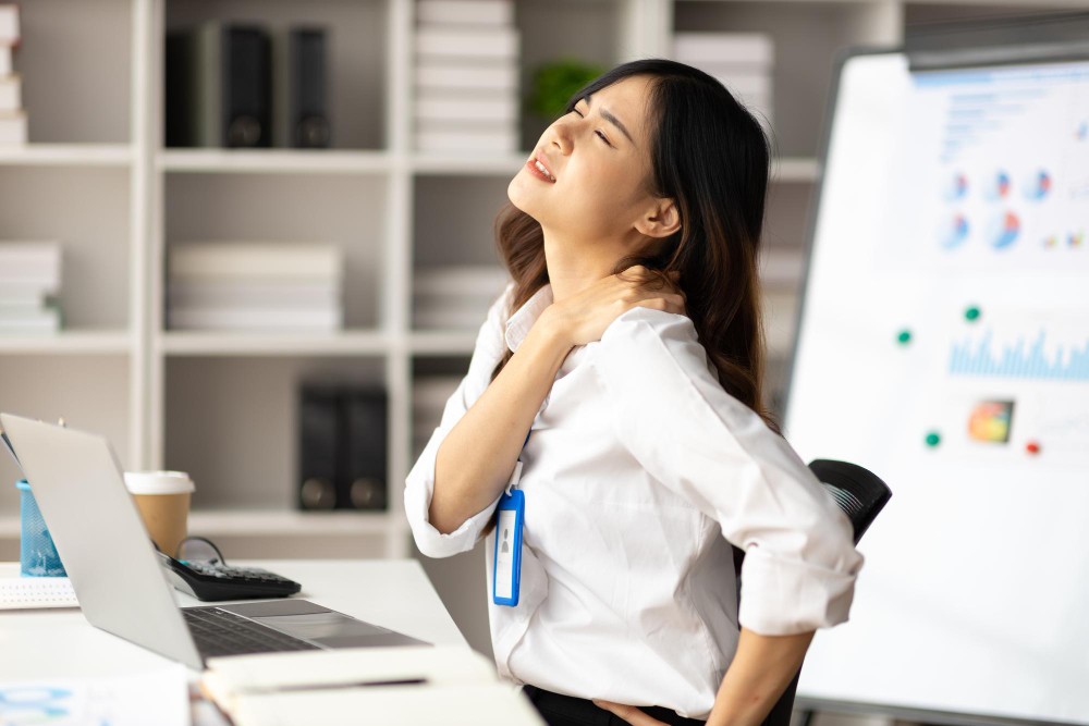 ปวดหลัง คอบ่าไหล่ รักษาออฟฟิศซินโดรม