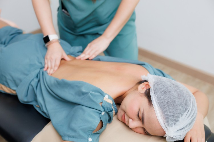 นวดรักษาออฟฟิศซินโดรม