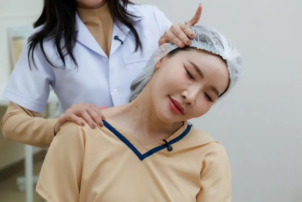 แก้ออฟฟิศซินโดรม ปวด คอ บ่า ไหล่