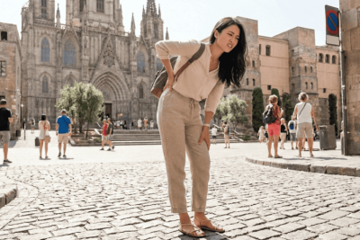 เที่ยวสนุกไม่สะดุด! เลือก “รองเท้า” ที่ช่วยแก้ออฟฟิศซินโดรม ช่วงวันหยุดยาว